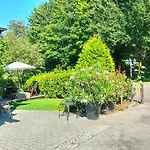 Am Waldrand Neuekrug