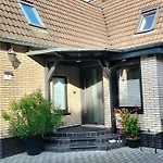 Am Waldrand Апартаменты Neuekrug